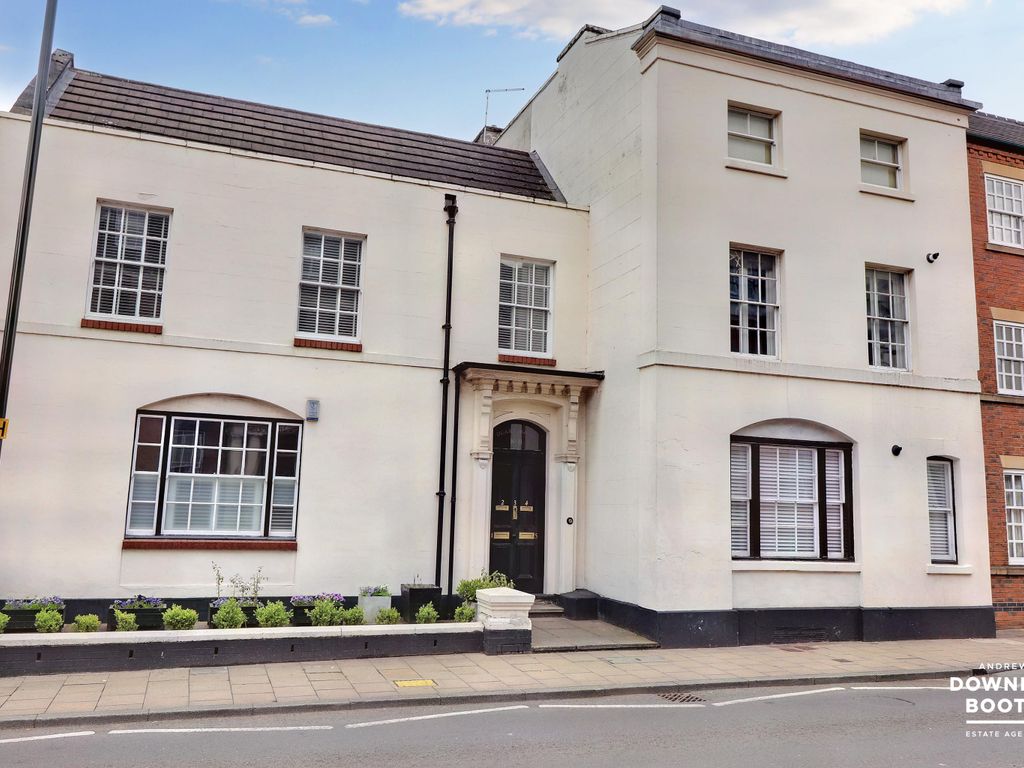 2 bed flat for sale in Duart House, St. John Street, Lichfield WS13, £220,000