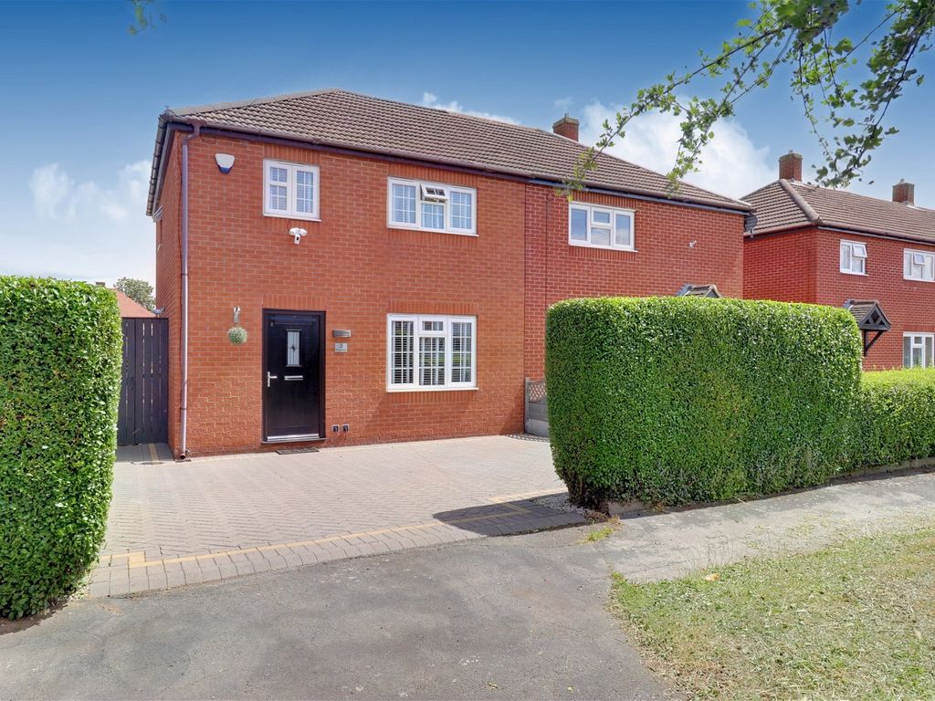 3 bed semi-detached house for sale in Kingsway, Kingsbury, Tamworth B78, £260,000