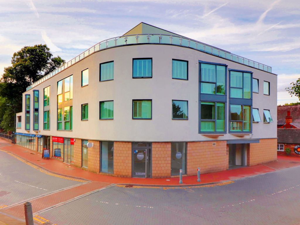 2 bed flat for sale in New Minster House, Bird Street, Lichfield WS13, £260,000