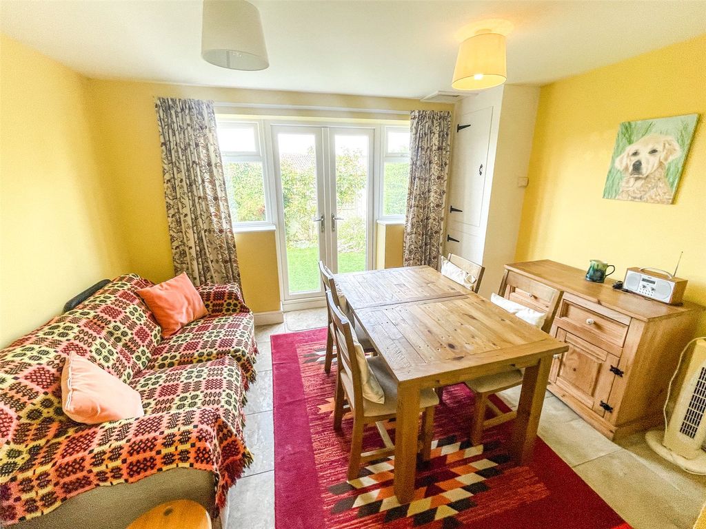 2 bed bungalow for sale in Cantref, Tywyn, Gwynedd LL36, £158,500