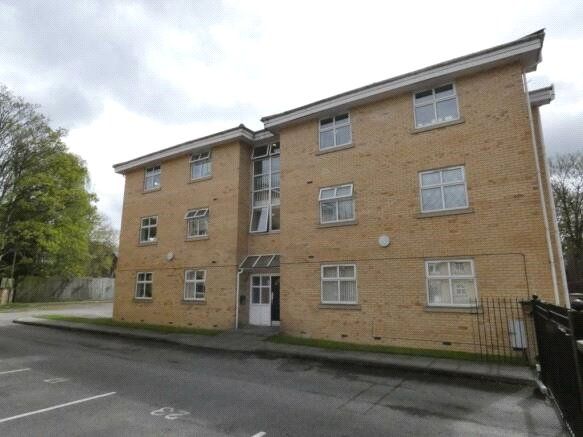 2 bed flat for sale in Cotterdale Close, Manchester, Greater Manchester M16, £150,000