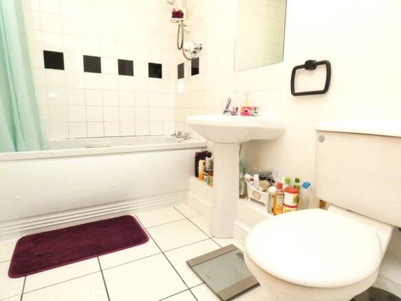 2 bed flat for sale in Cotterdale Close, Manchester, Greater Manchester M16, £150,000