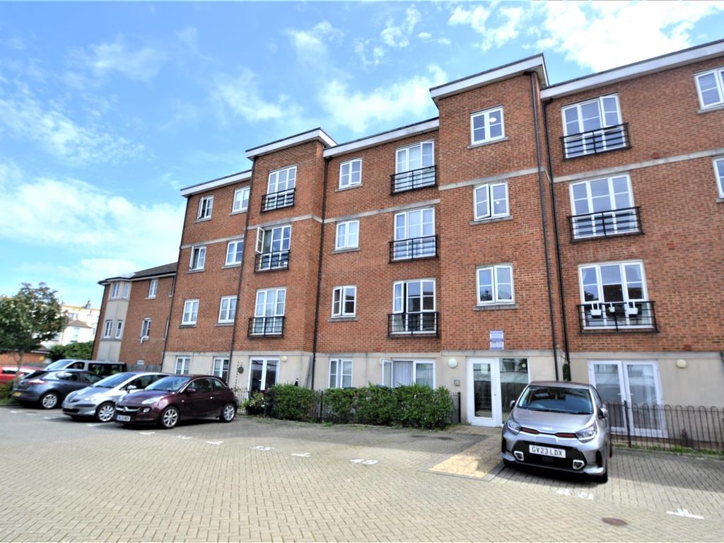 2 bed flat for sale in Susans Road, Eastbourne BN21, £189,950