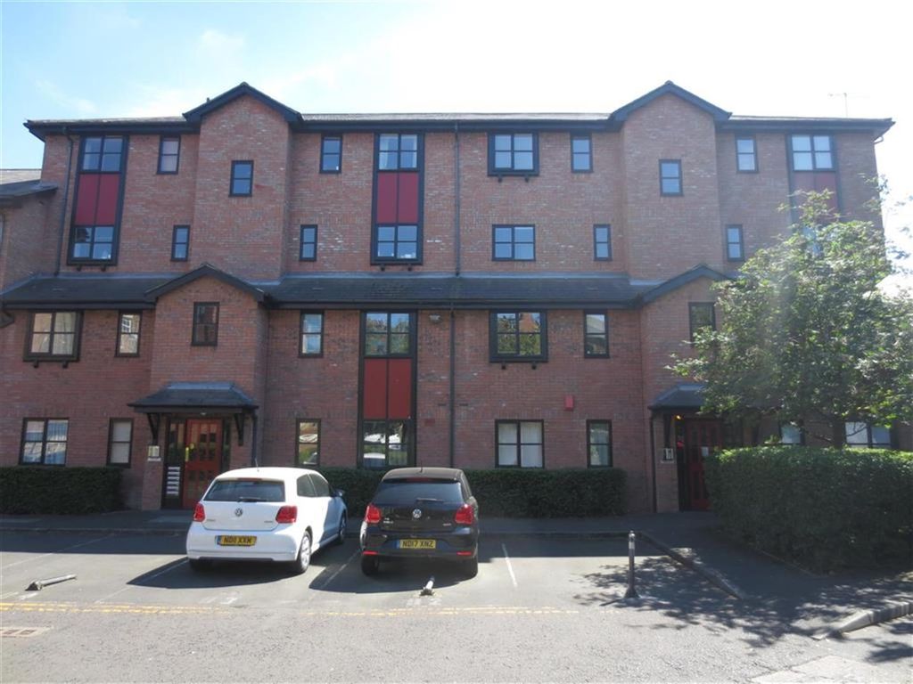 3 bed flat for sale in Sloane Court, Jesmond, Newcastle Upon Tyne NE2, £170,000