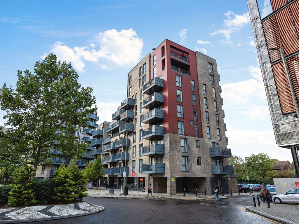 1 bed flat for sale in Charcot Road, London NW9, £260,000