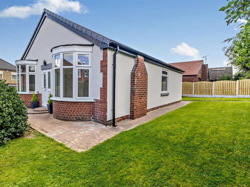 3 bed detached bungalow for sale in Broom Riddings, Greasbrough, Rotherham S61, £290,000