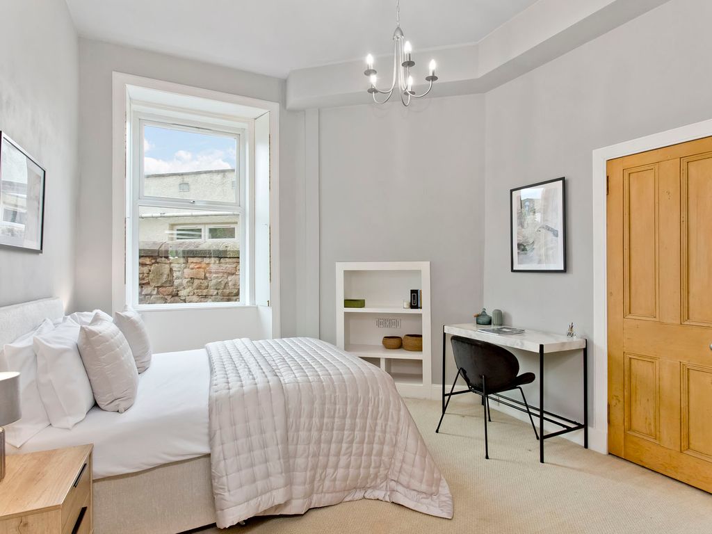 2 bed flat for sale in Balcarres Street, Morningside, Edinburgh EH10, £230,000