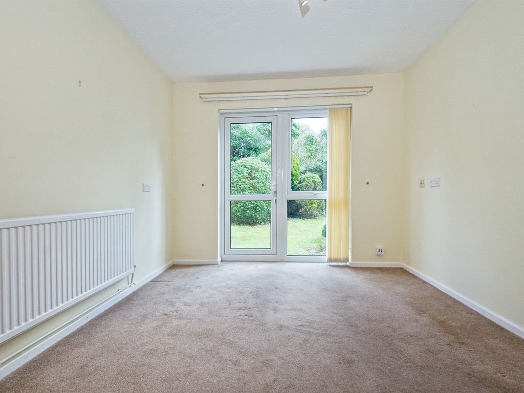 1 bed flat for sale in Station Road, Llanishen, Cardiff CF14, £90,000