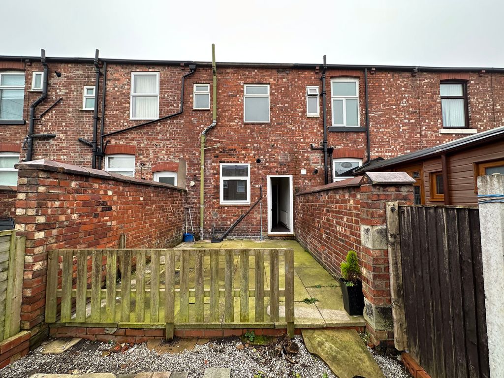 2 bed terraced house for sale in Thornley Street, Hyde SK14, £140,000