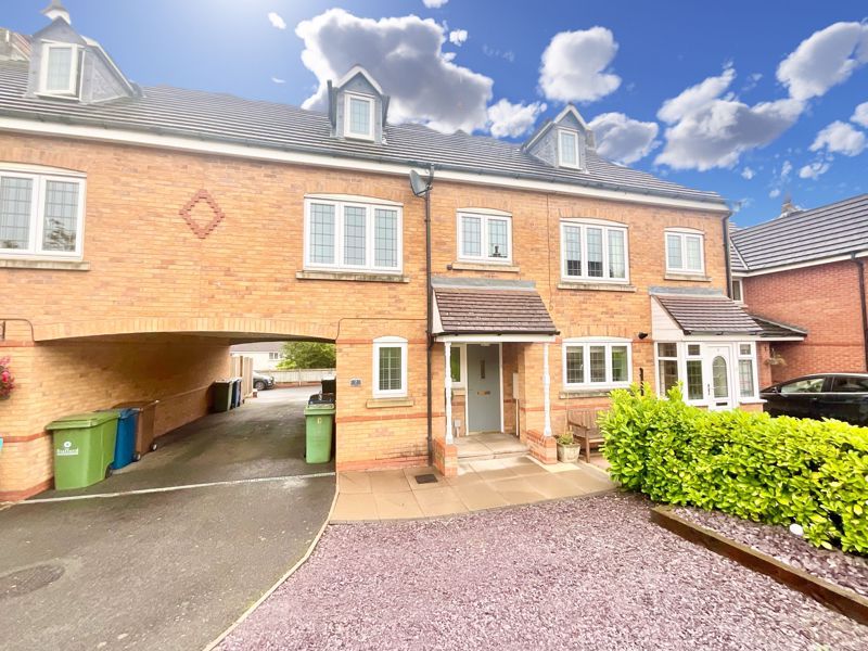 3 bed town house for sale in Beaumont Rise, Blythe Bridge, Stoke-On-Trent ST11, £230,000