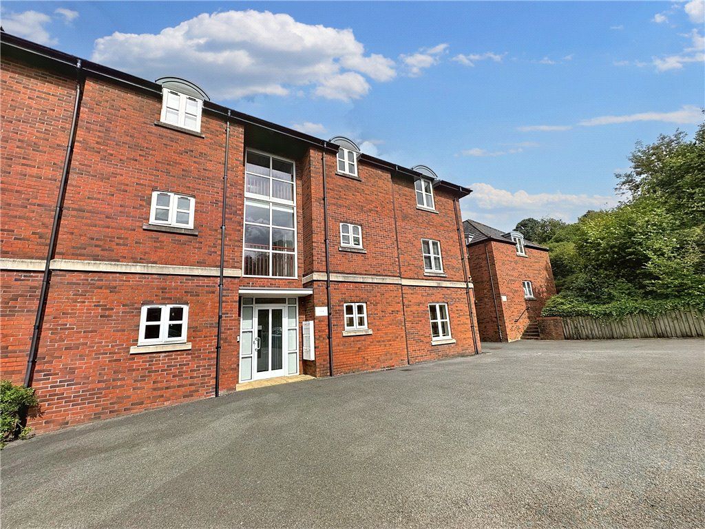 2 bed flat for sale in Cunetio Gardens, White Horse Road, Marlborough SN8, £48,750