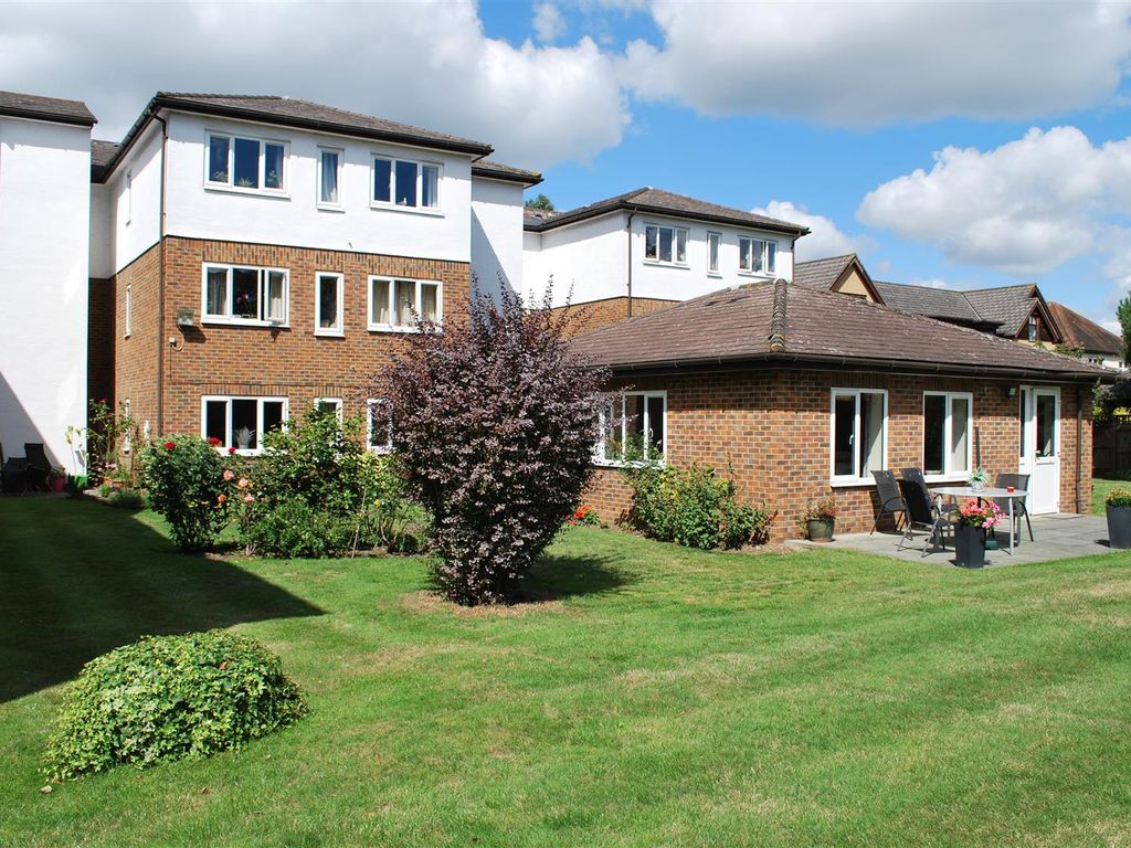 1 bed flat for sale in Rectory Road, Beckenham BR3, £79,000