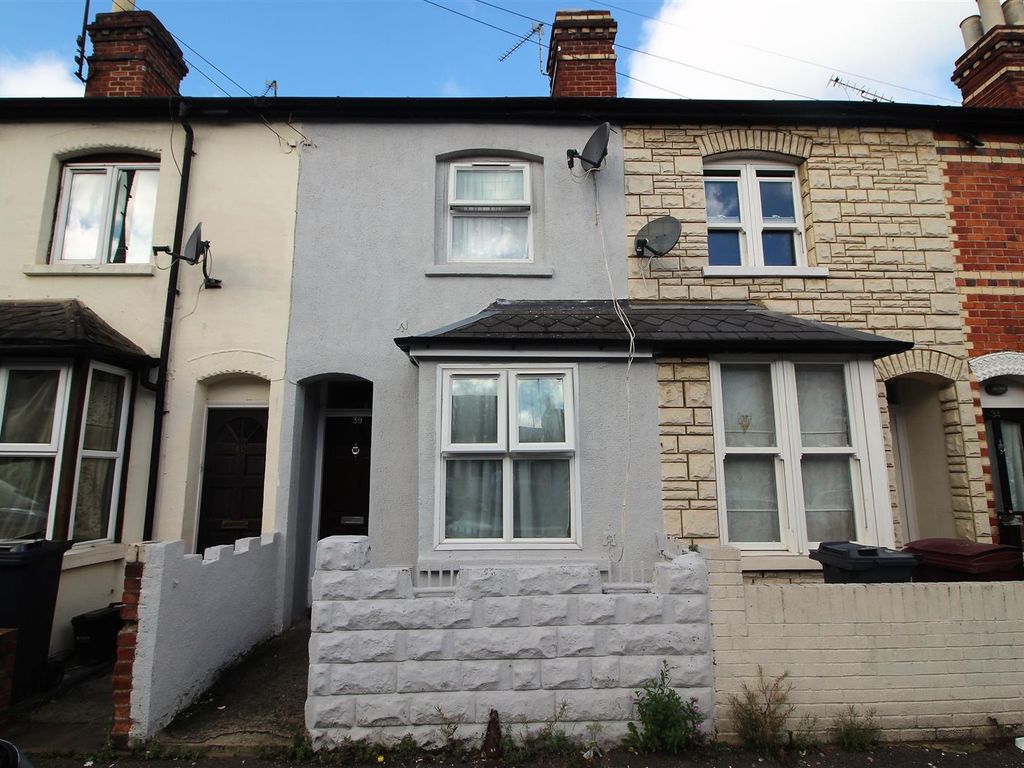 2 bed terraced house for sale in Elm Park Road, Reading RG30, £250,000