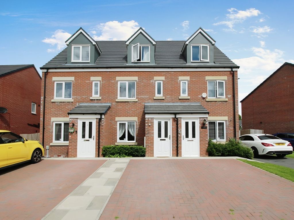 3 bed terraced house for sale in Brookwood Way, Buckshaw Village, Chorley, Lancashire PR7, £190,000
