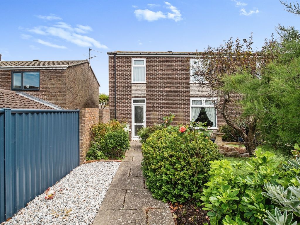 3 bed end terrace house for sale in Kenilworth, Weymouth DT4, £260,000
