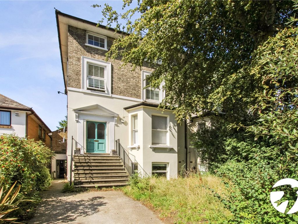 1 bed flat for sale in Southend Crescent, Eltham, London SE9, £290,000