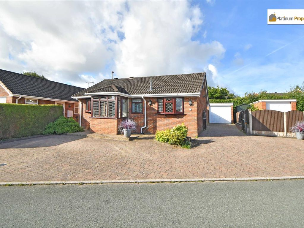 2 bed detached bungalow for sale in Golborn Close, Meir Heath ST3, £325,000