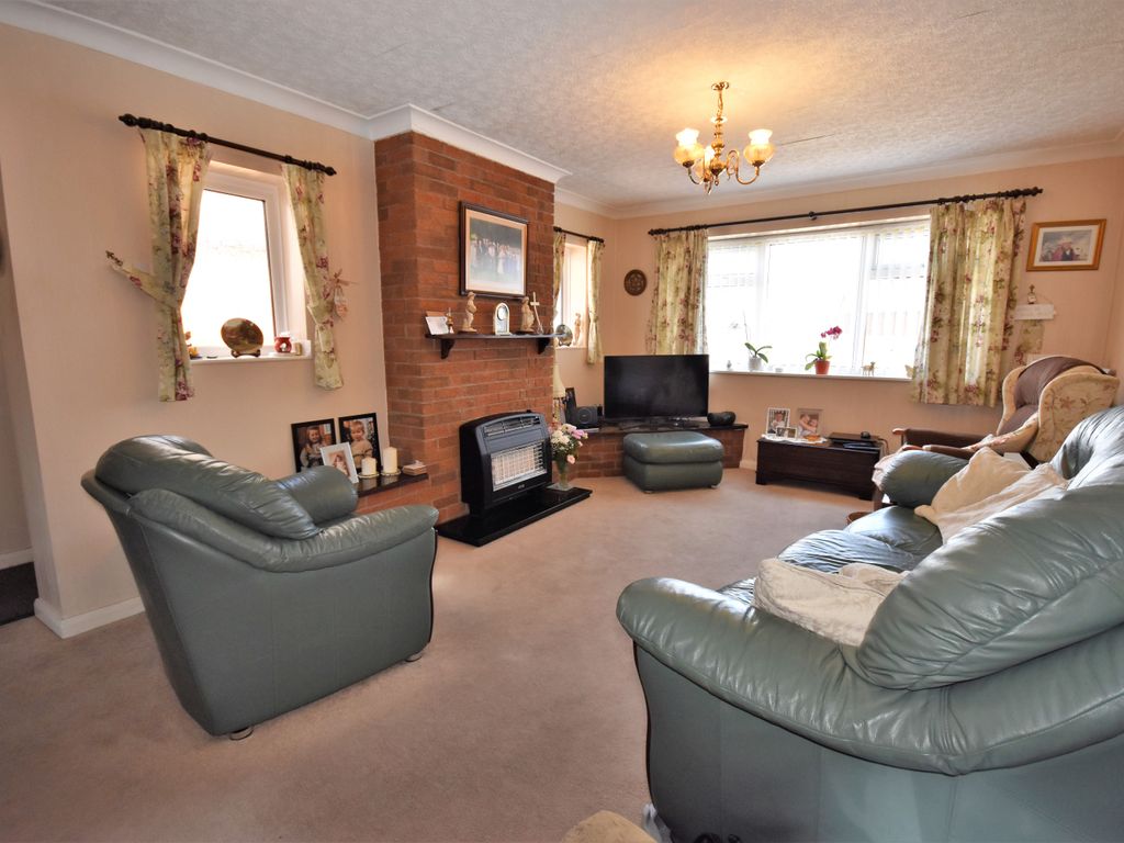 3 bed detached house for sale in Halton Gardens, Blackpool FY4, £170,000