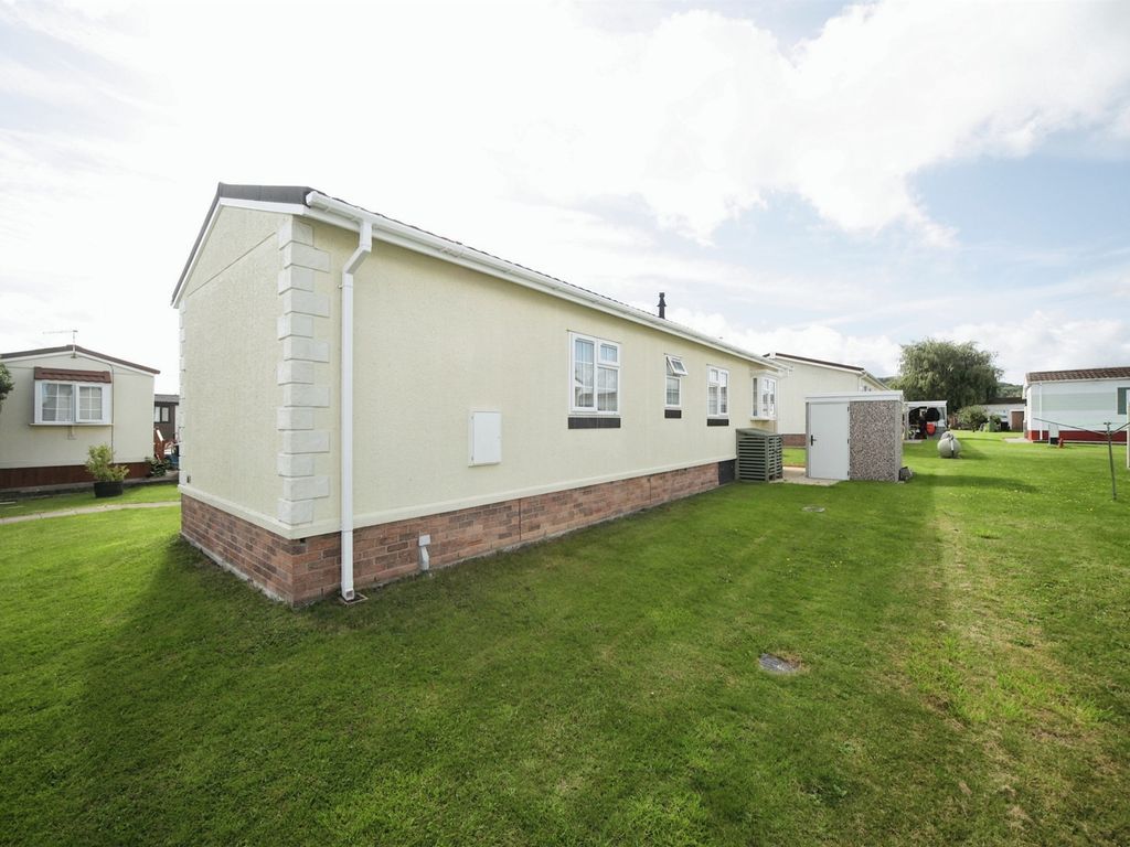2 bed mobile/park home for sale in Ivy House Park, Henlade, Taunton TA3, £150,000