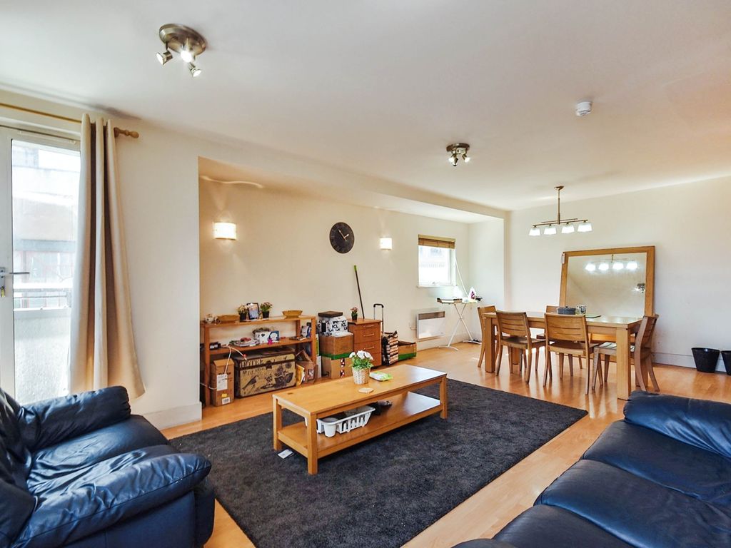 2 bed flat for sale in Queen Street, Cardiff CF10, £230,000