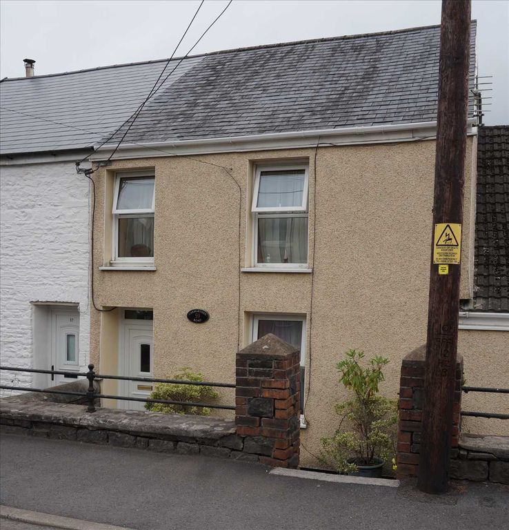 3 bed cottage for sale in Carmarthen Road, Cross Hands, Llanelli SA14, £179,000