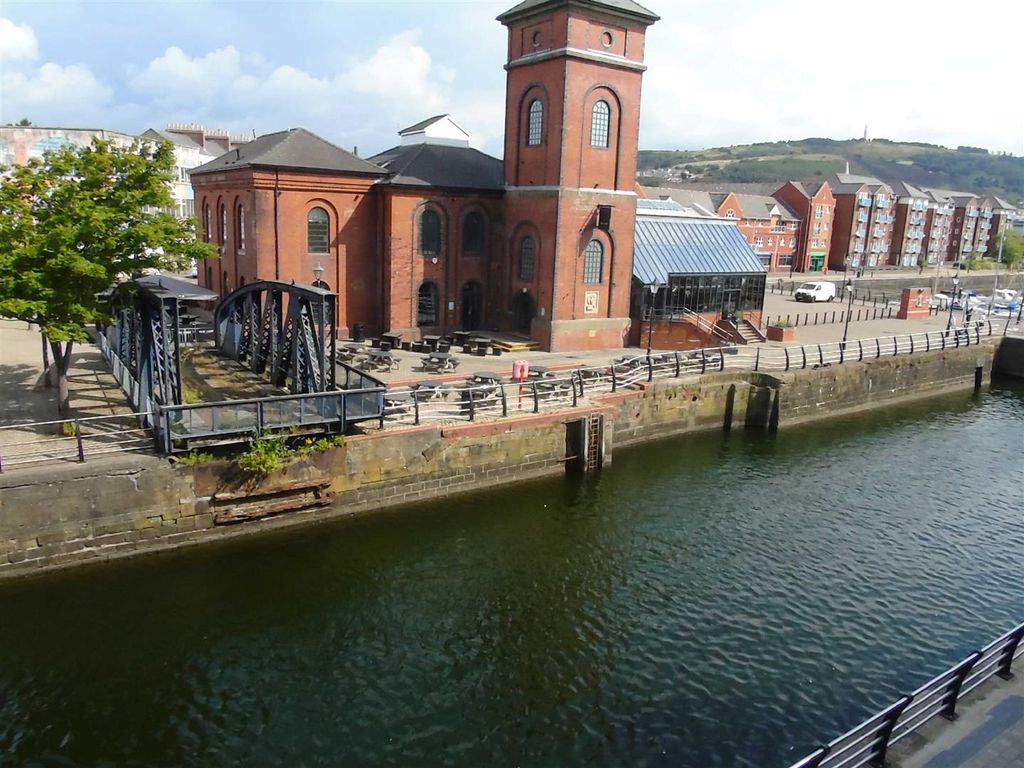 2 bed flat for sale in Abernethy Quay, Marina, Swansea SA1, £128,000