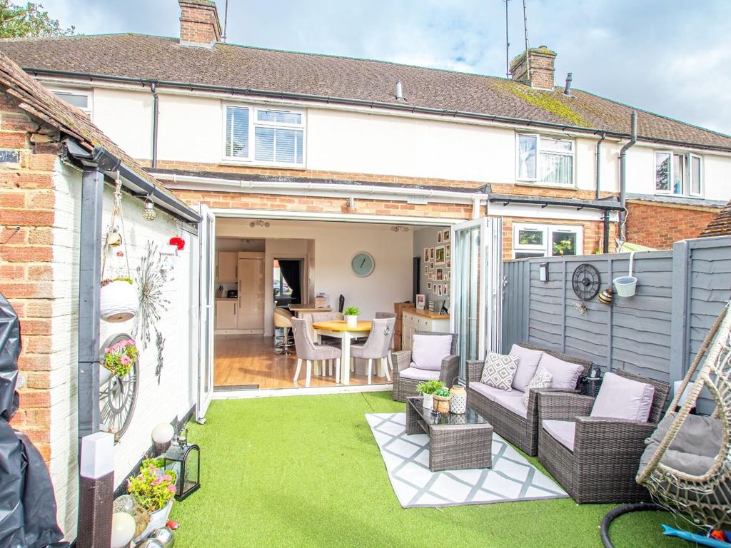 3 bed terraced house for sale in Reach Green, Heath And Reach, Leighton Buzzard LU7, £300,000