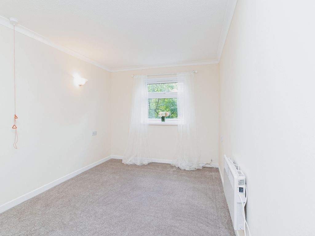 1 bed flat for sale in Flintergill Court, Heelands, Milton Keynes, Buckinghamshire MK13, £80,000