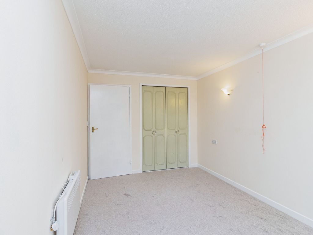 1 bed flat for sale in Flintergill Court, Heelands, Milton Keynes, Buckinghamshire MK13, £80,000