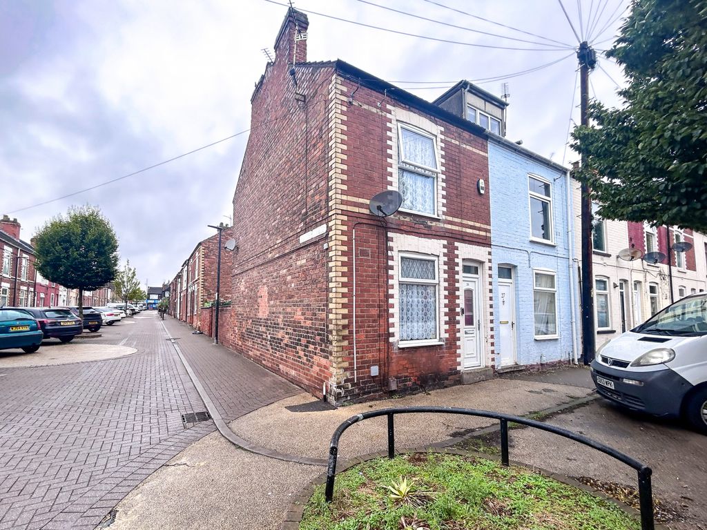 2 bed end terrace house for sale in Teale Street, Scunthorpe DN15, £77,500