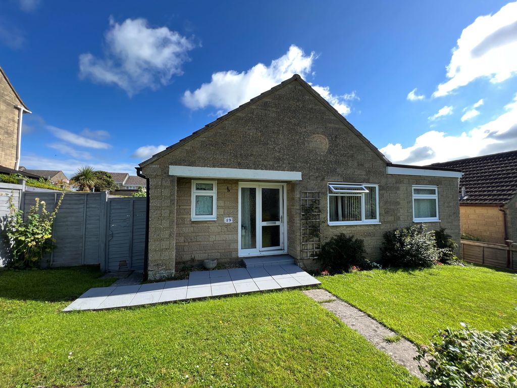 2 bed detached bungalow for sale in Springfield Road, Wincanton BA9, £258,500