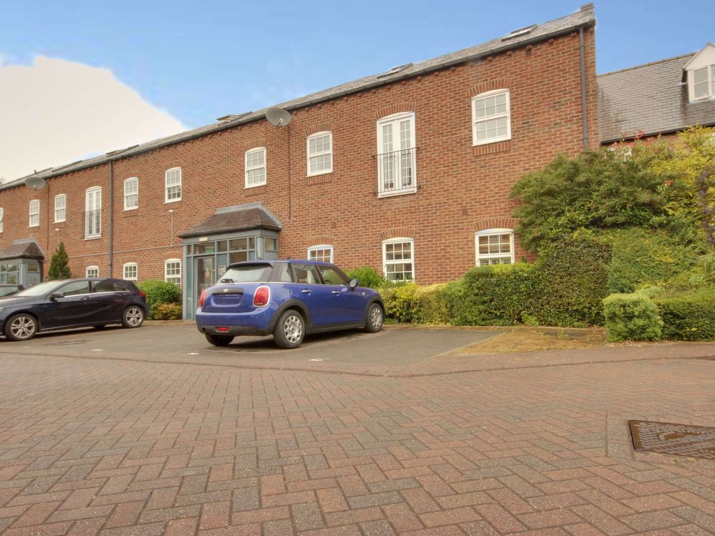 1 bed flat for sale in Flemingate Court, Beverley HU17, £130,000