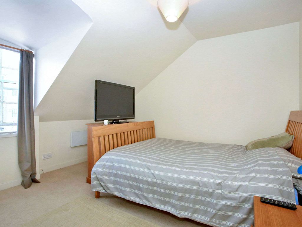 2 bed flat for sale in Union Street, Aberdeen AB11, £100,000