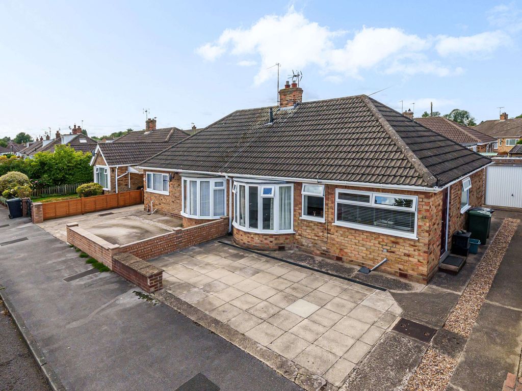 2 bed bungalow for sale in Ashley Park Crescent, York YO31, £260,000