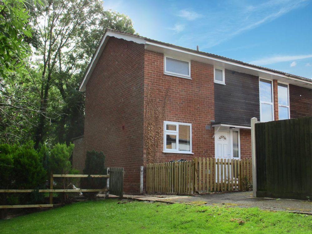 2 bed end terrace house for sale in Kyreside, Tenbury Wells WR15, £169,950