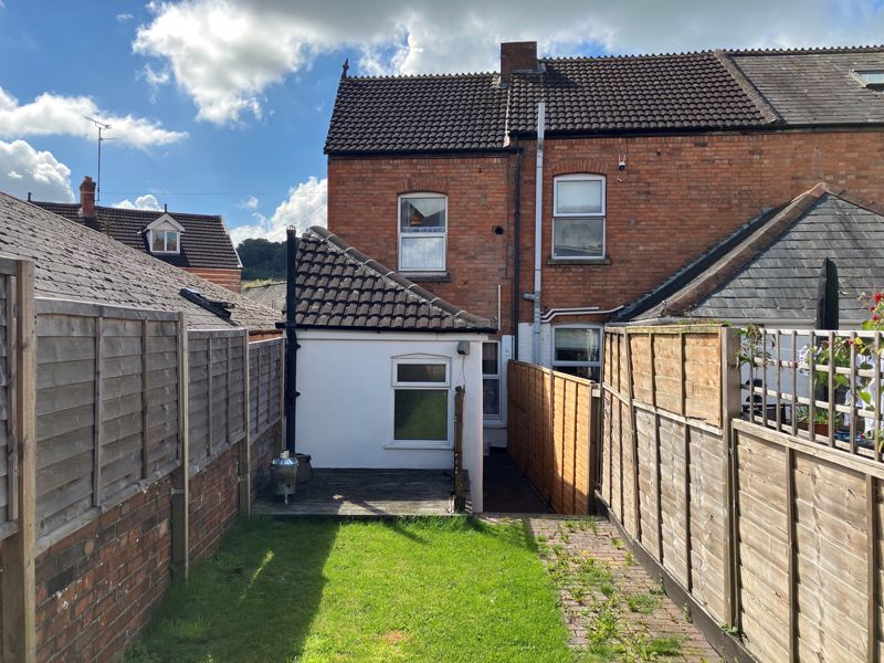 2 bed end terrace house for sale in Earle Street, Yeovil - Close To Town, No Onward Chain BA20, £165,000