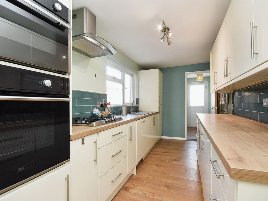 3 bed terraced house for sale in Parklands Way, Galleywood, Chelmsford CM2, £275,000