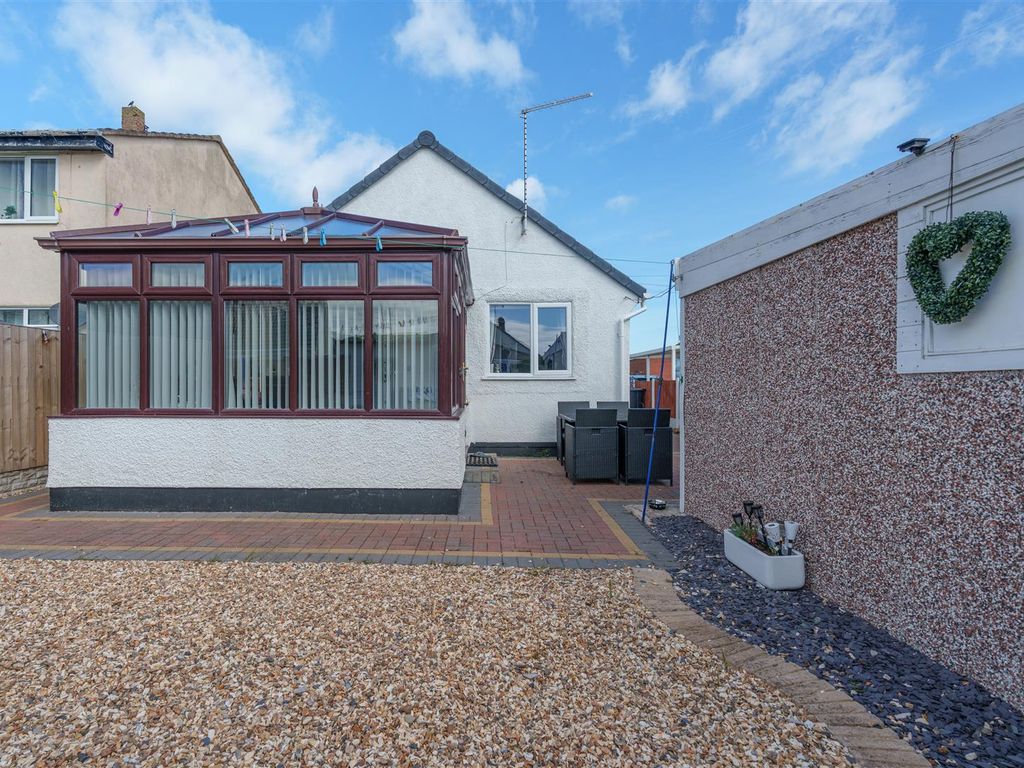 2 bed detached bungalow for sale in Towyn Road, Pensarn, Abergele, Conwy LL22, £165,000
