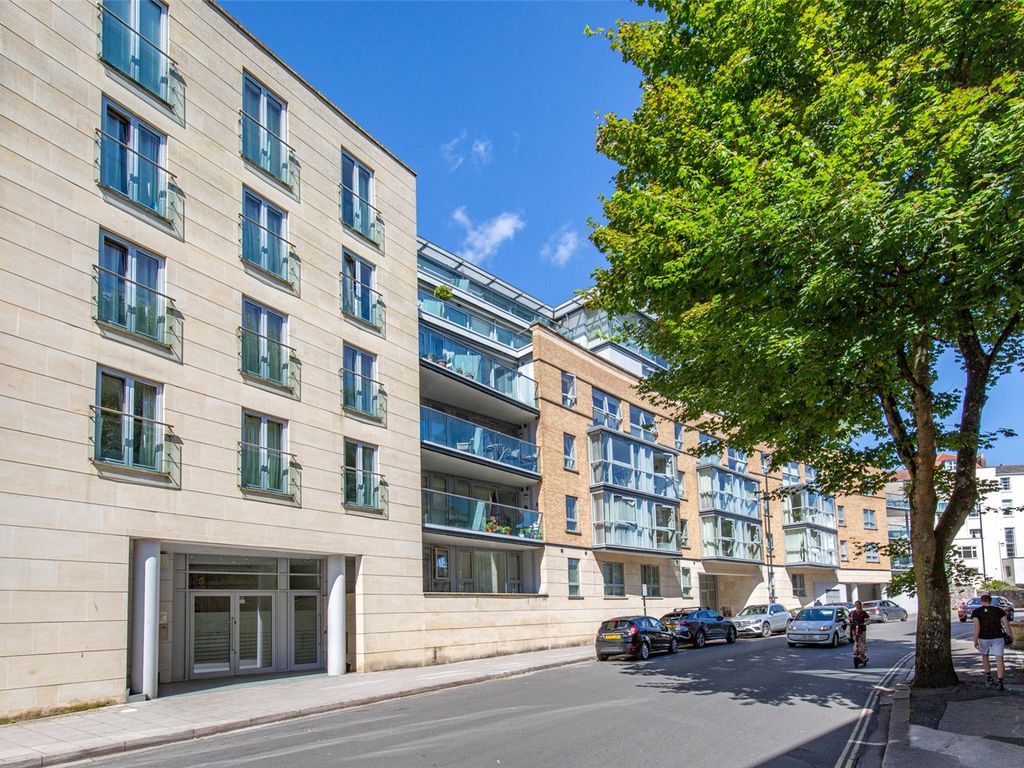 1 bed flat for sale in Merchants Road, Clifton, Bristol BS8, £260,000