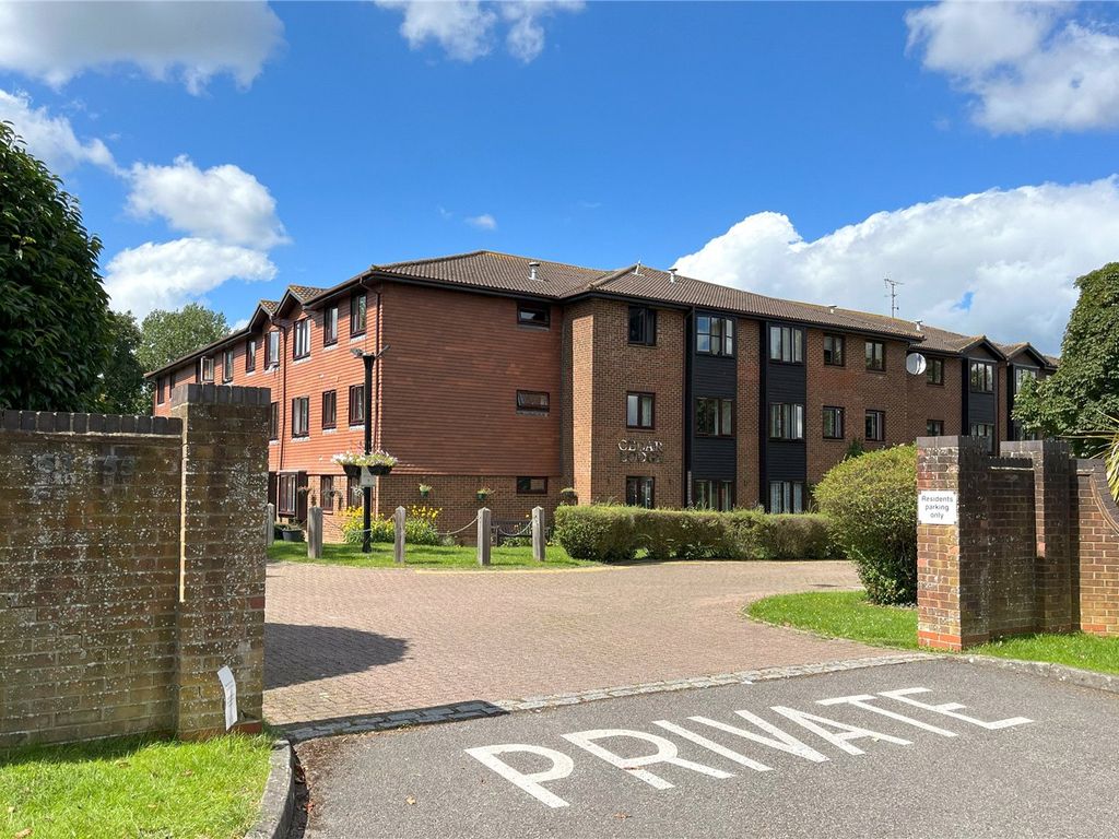 1 bed flat for sale in Brighton Road, Southgate, Crawley, West Sussex RH11, £150,000