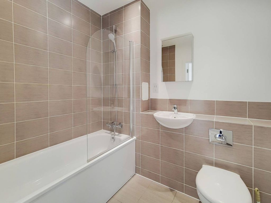 1 bed flat for sale in Lennard Road, Central Croydon, Croydon CR0, £104,000