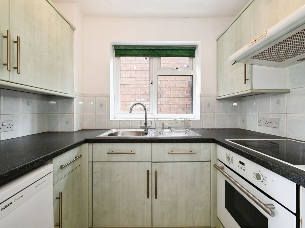 1 bed terraced house for sale in Lalande Close, Wokingham RG41, £280,000