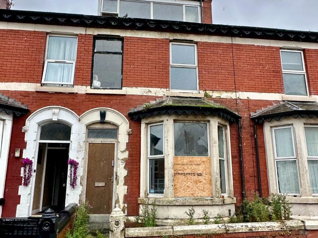 4 bed property for sale in Eaves Street, Blackpool FY1, £70,000