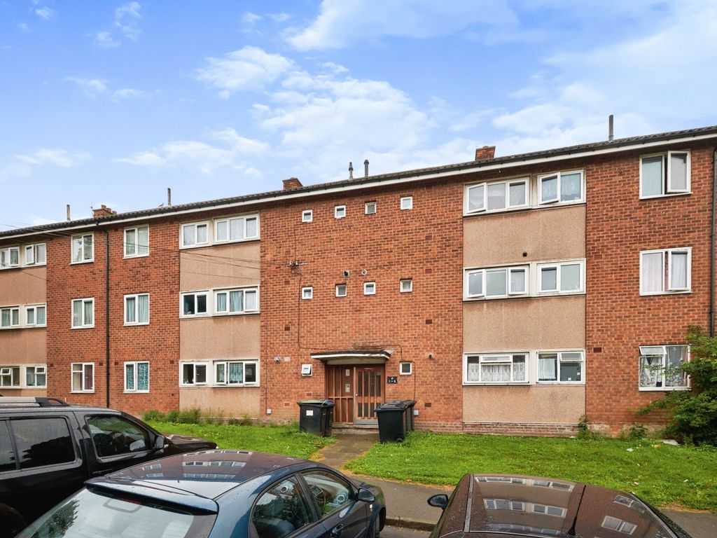 3 bed flat for sale in Malthouse Grove, Birmingham, West Midlands B25, £110,000