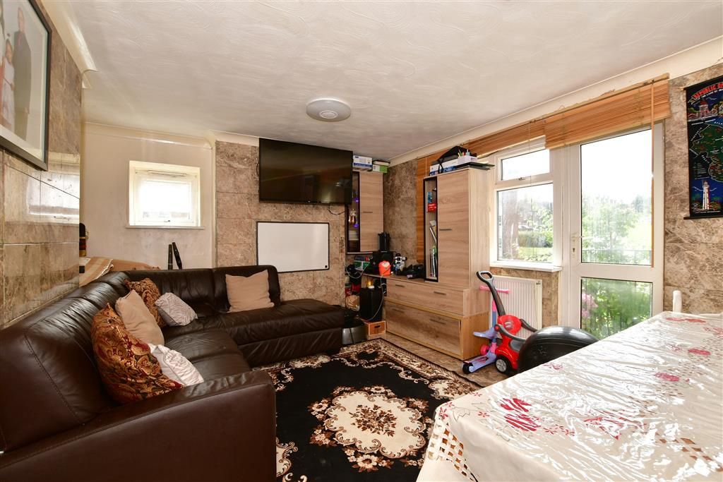 2 bed maisonette for sale in Walton Green, New Addington, Croydon, Surrey CR0, £245,000