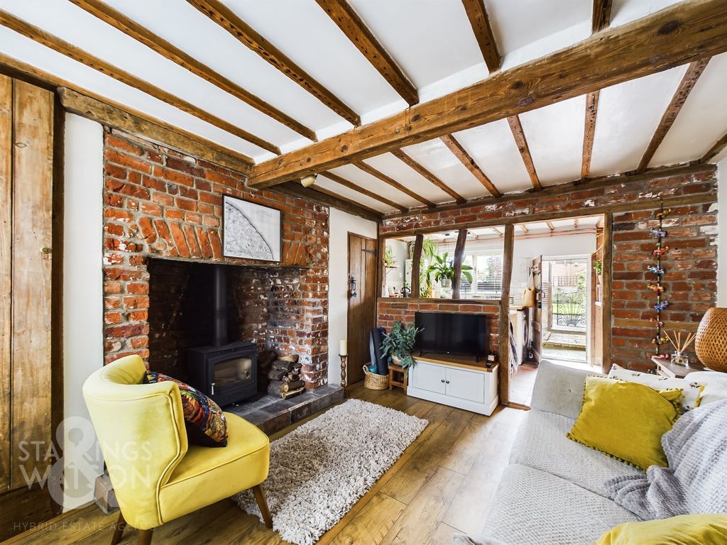 2 bed end terrace house for sale in High Street, Loddon, Norwich NR14, £200,000