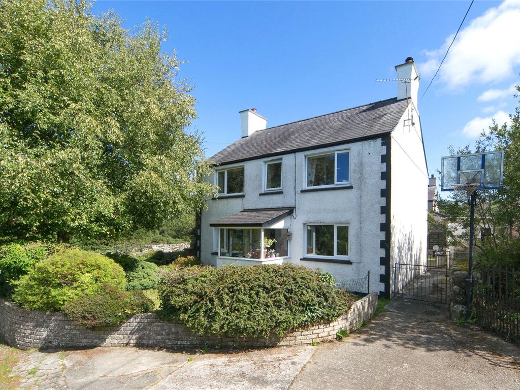 5 bed cottage for sale in Clwt-Y-Bont, Caernarfon, Gwynedd LL55, £325,000