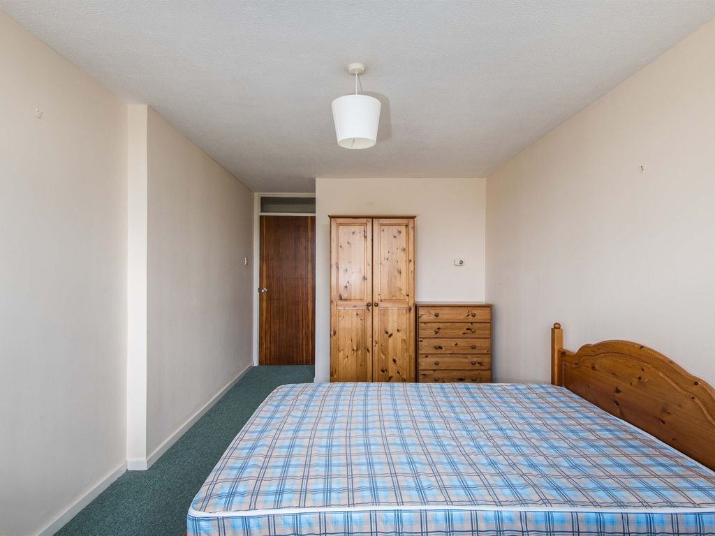 1 bed flat for sale in Bassett Avenue, Southampton SO16, £120,000