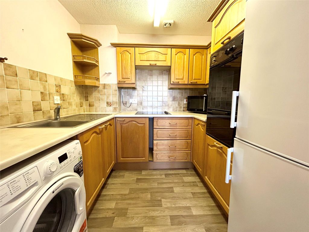 1 bed flat for sale in Hamilton Court, Neston CH64, £69,950