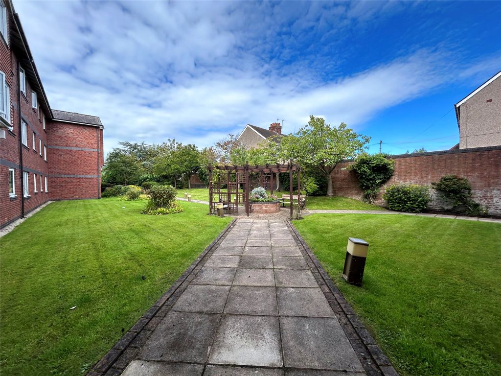 1 bed flat for sale in Hamilton Court, Neston CH64, £69,950